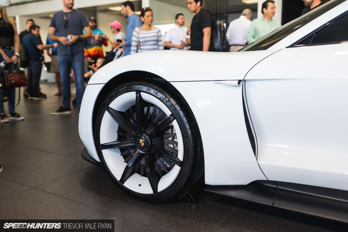 2018-SH_Das-Renn-Treffen-2019-Intro_Trevor-Ryan-038_9347