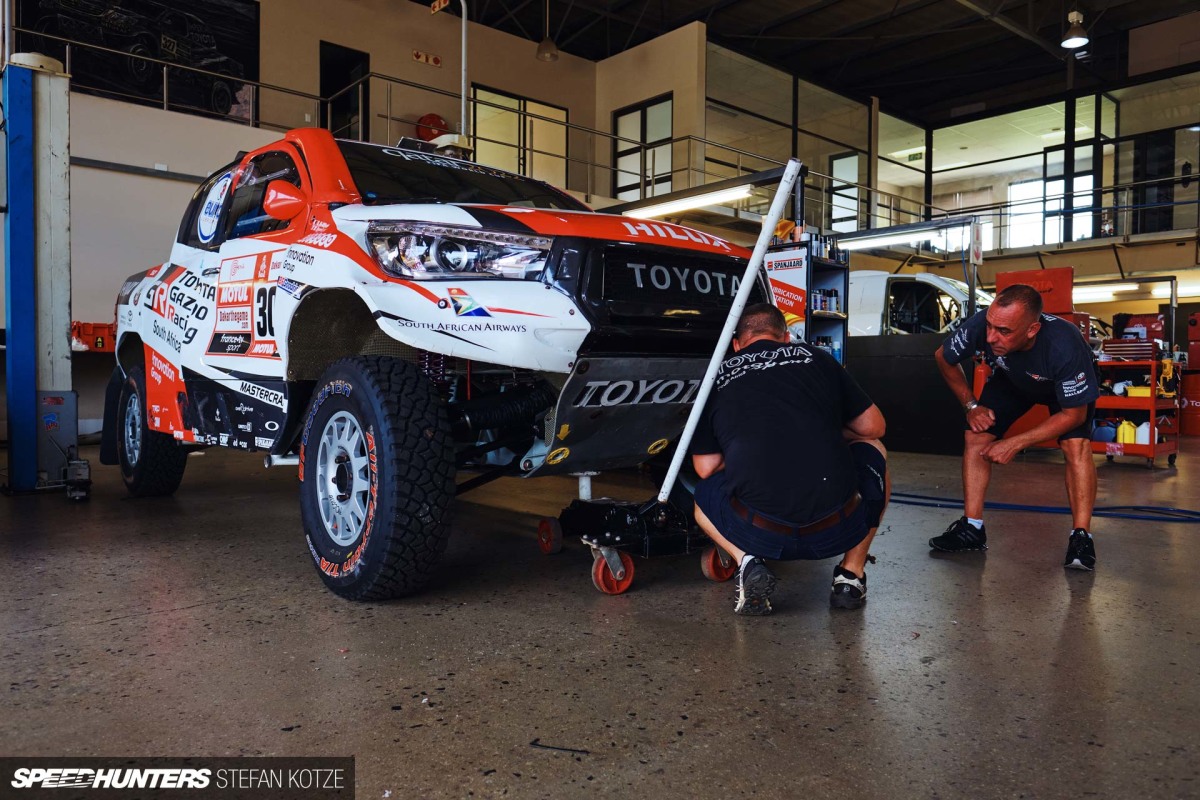 hallspeed-toyota-dakar-stefan-kotze-speedhunters- 038