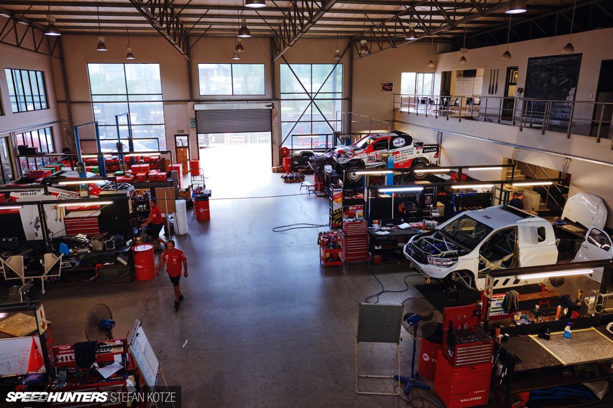 hallspeed-toyota-dakar-stefan-kotze-speedhunters- 100