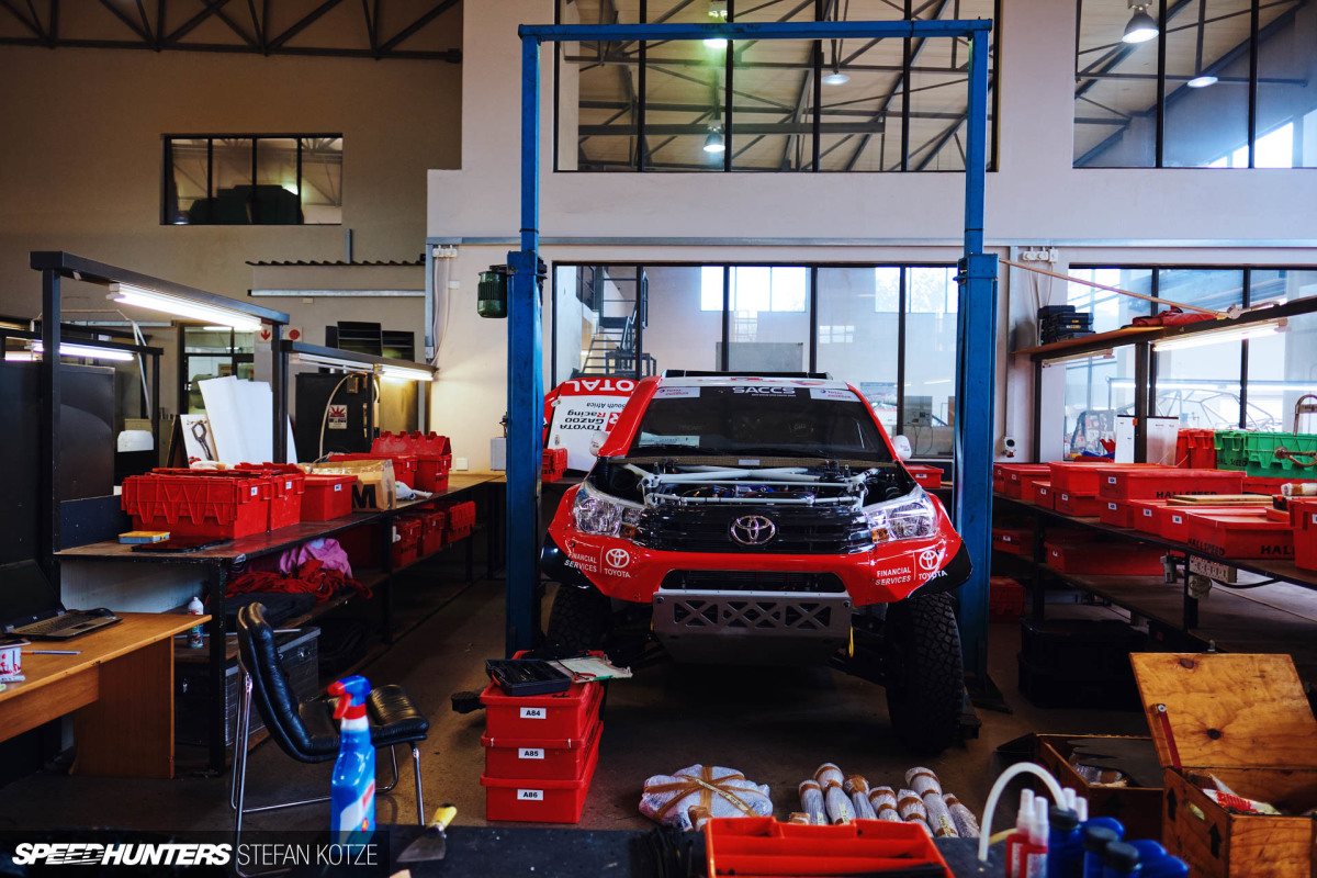 hallspeed-toyota-dakar-stefan-kotze-speedhunters- 045