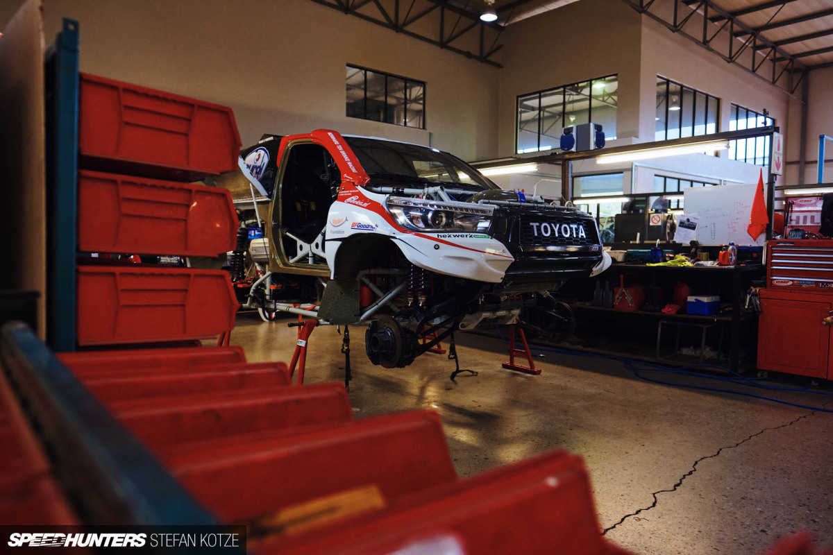 hallspeed-toyota-dakar-stefan-kotze-speedhunters- 140