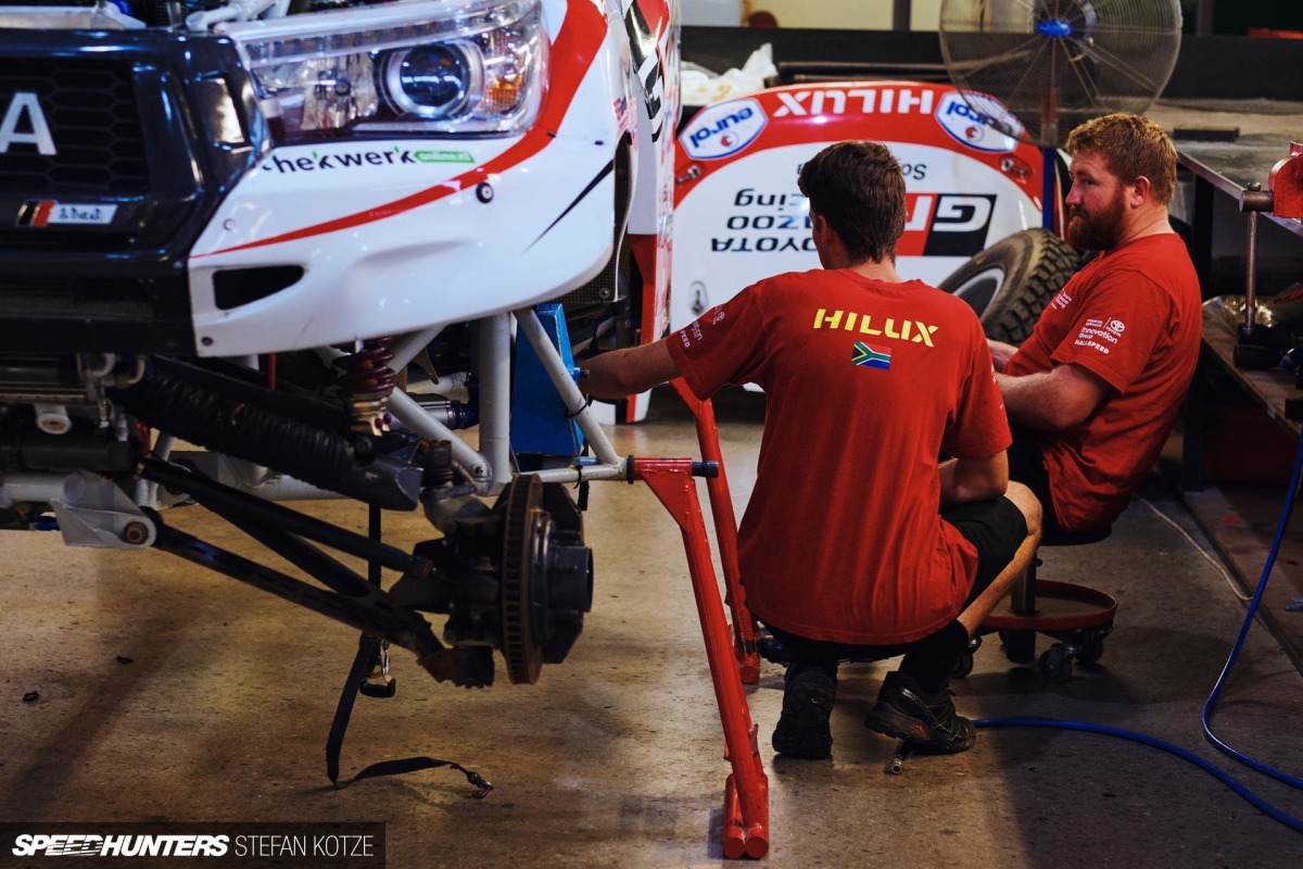 hallspeed-toyota-dakar-stefan-kotze-speedhunters- 135