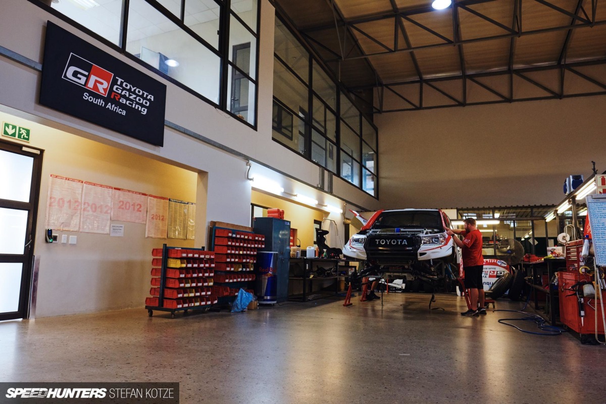 hallspeed-toyota-dakar-stefan-kotze-speedhunters- 131