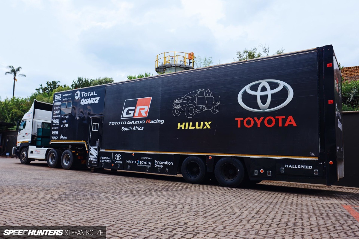 hallspeed-toyota-dakar-stefan-kotze-speedhunters- 070