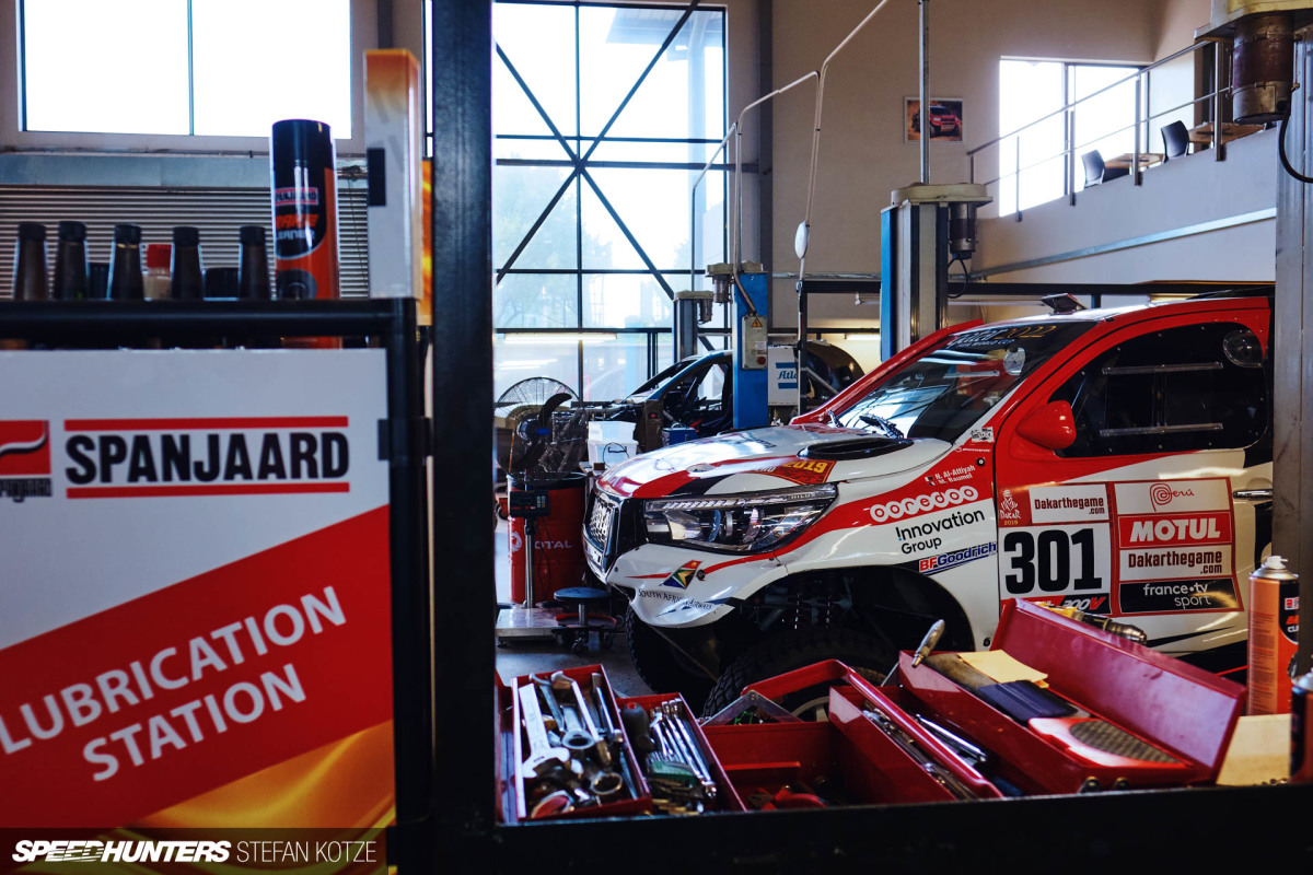 hallspeed-toyota-dakar-stefan-kotze-speedhunters- 052