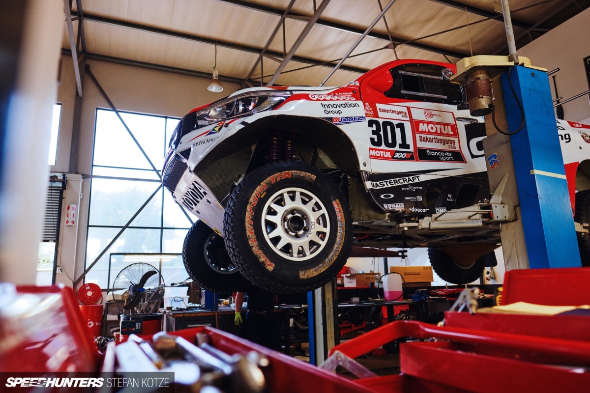 hallspeed-toyota-dakar-stefan-kotze-speedhunters- 056