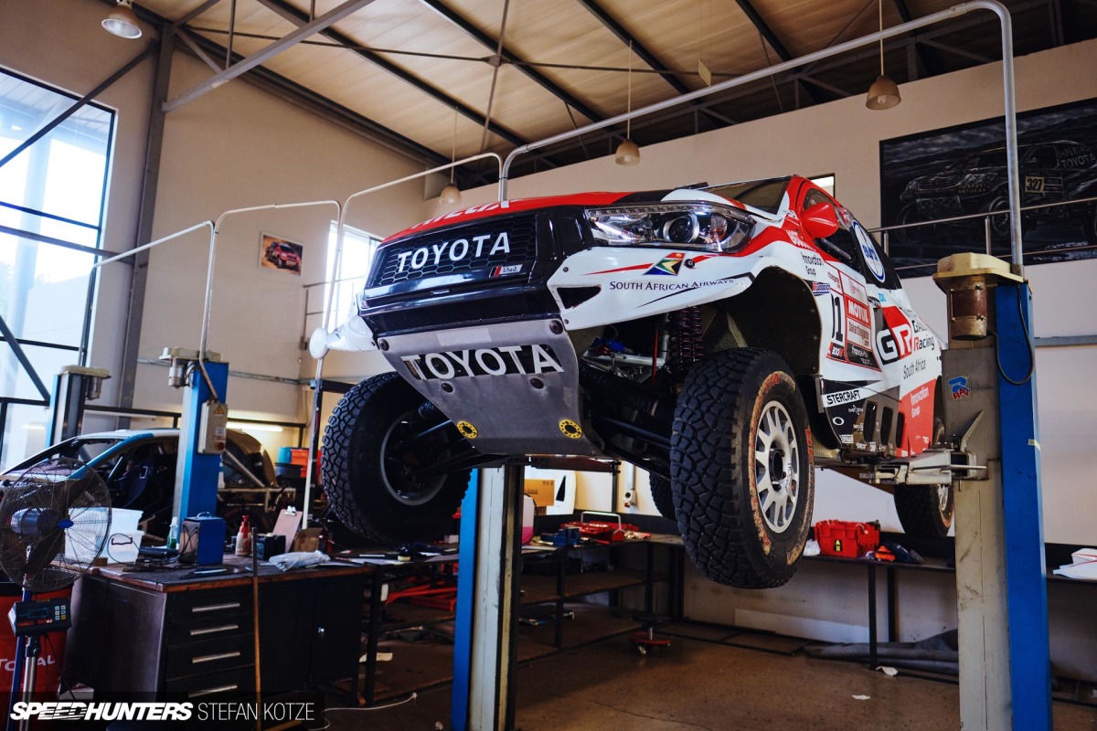 hallspeed-toyota-dakar-stefan-kotze-speedhunters- 065