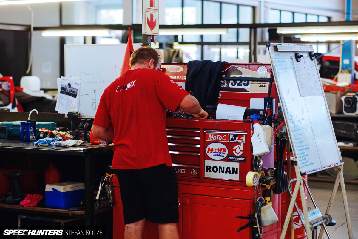 hallspeed-toyota-dakar-stefan-kotze-speedhunters- 107