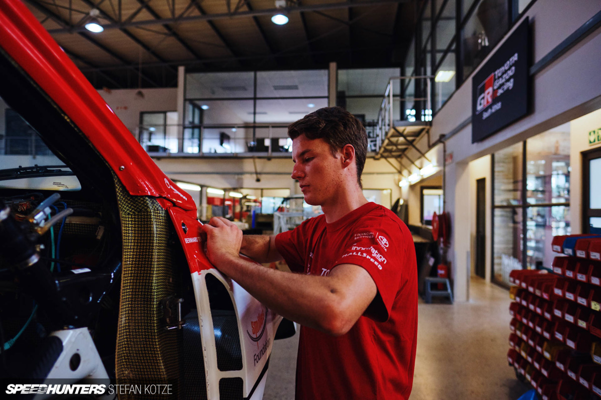 hallspeed-toyota-dakar-stefan-kotze-speedhunters- 122
