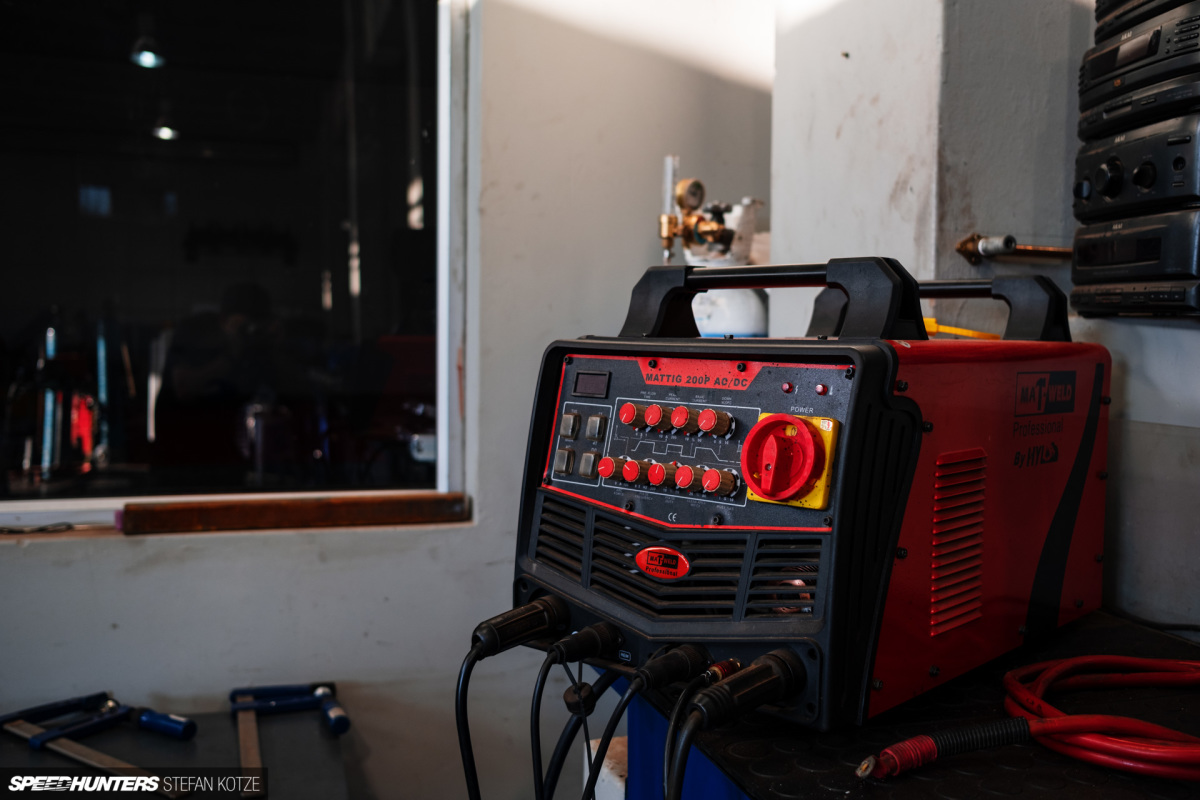 stefan-kotze-speedhunters-czank-workshop-004