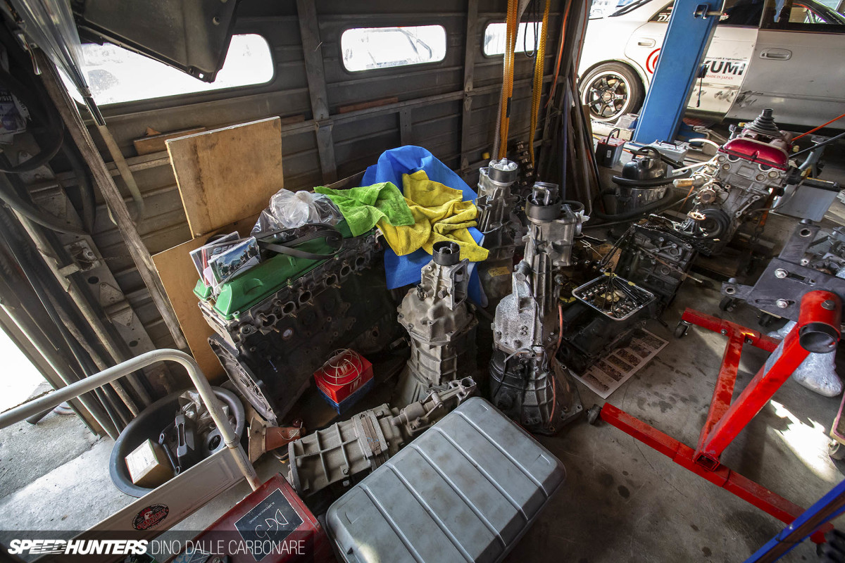 agent_K_dino_dalle_carbonare_22