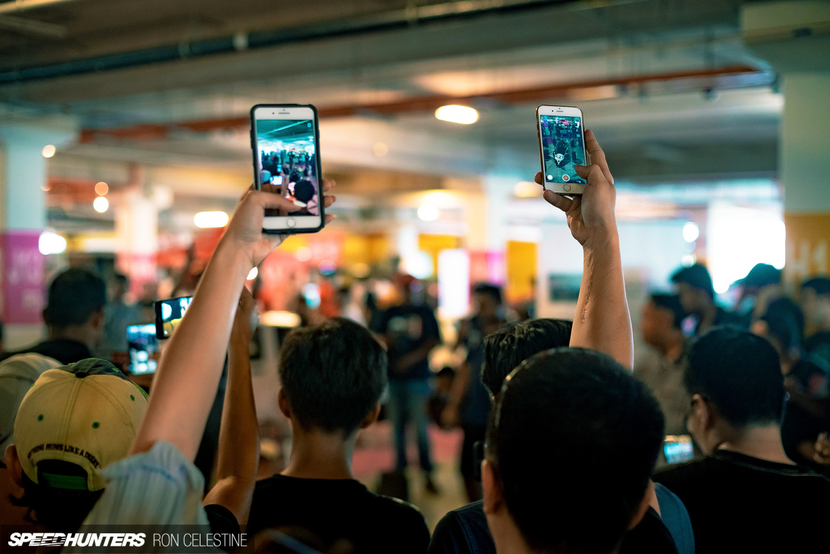 Speedhunters_RonCelestine_RetroHavoc_Youth_Phones