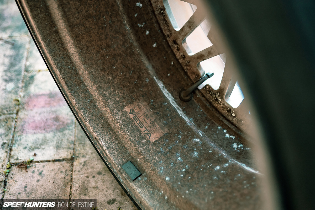 Speedhunters_ProjectRough_ER34_WheelsRebuild_15