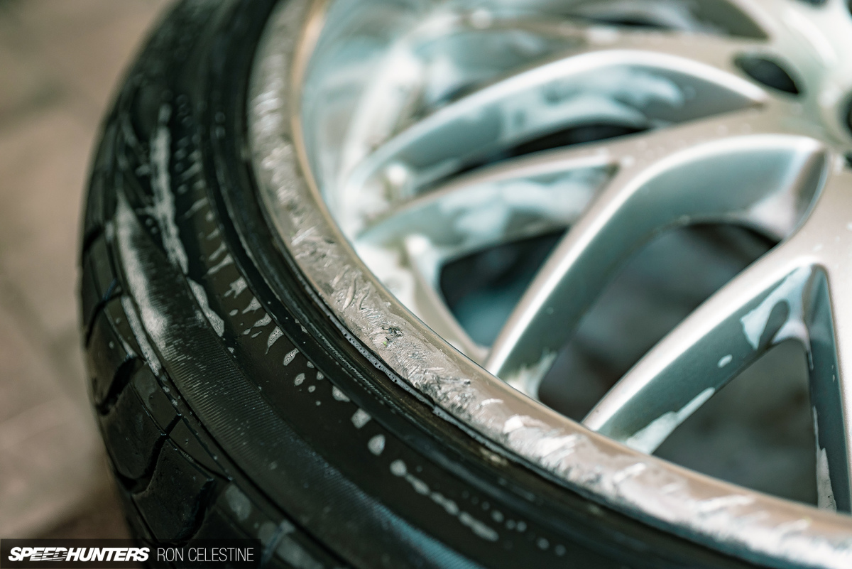 Speedhunters_ProjectRough_ER34_WheelsRebuild_11