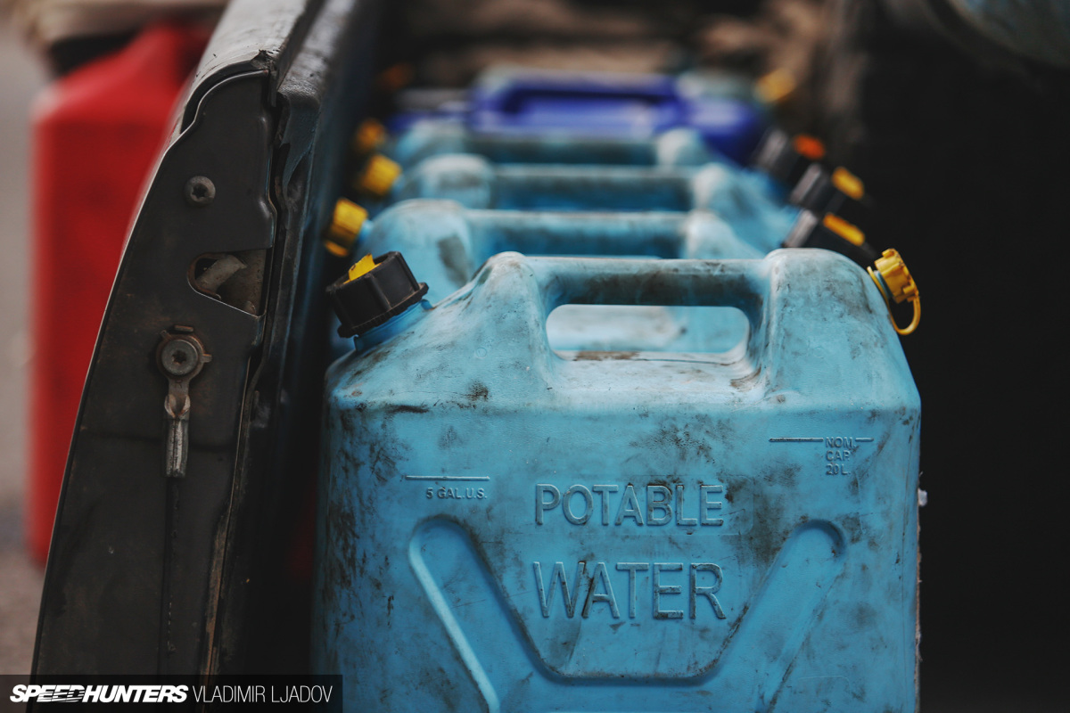 peking-to-paris-2019-tallinn-fixing-by-wheelsbywovka-18