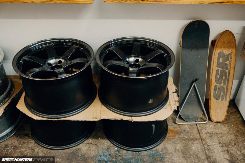 speedhunters-stefan-kotze-garage-kiu-012