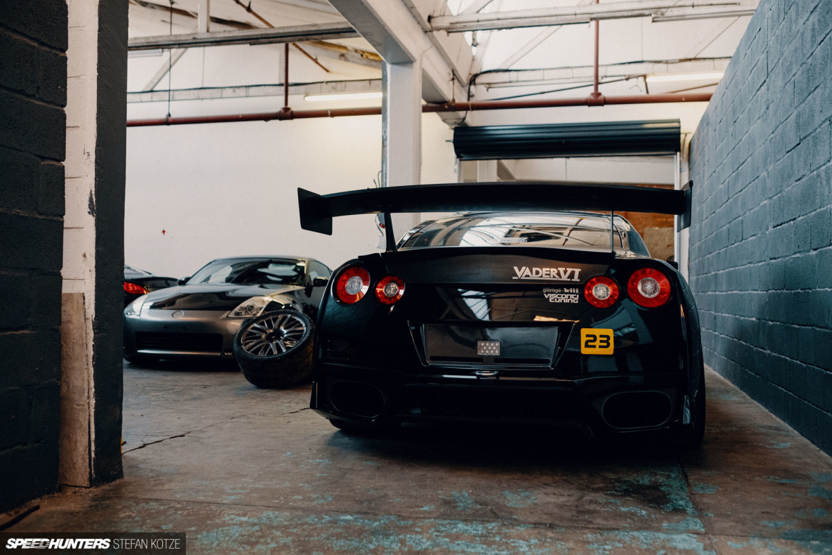 speedhunters-stefan-kotze-garage-kiu-103