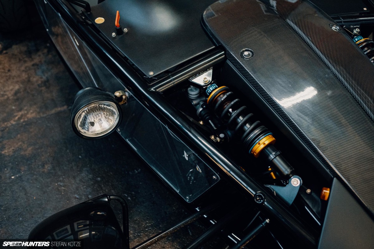 speedhunters-stefan-kotze-garage-kiu-085