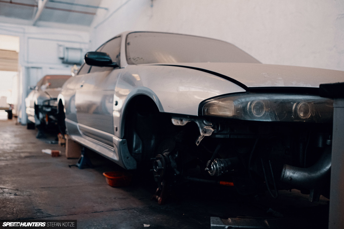 speedhunters-stefan-kotze-garage-kiu-113