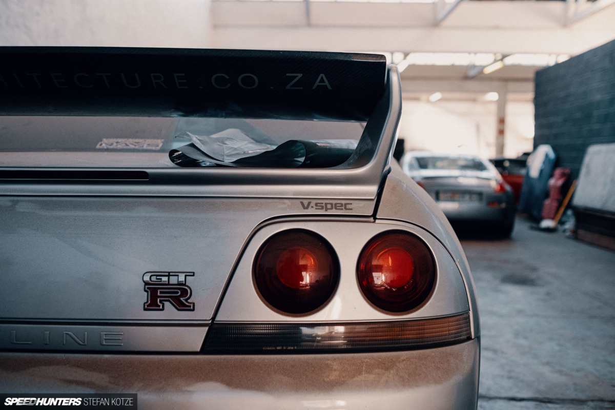speedhunters-stefan-kotze-garage-kiu-107
