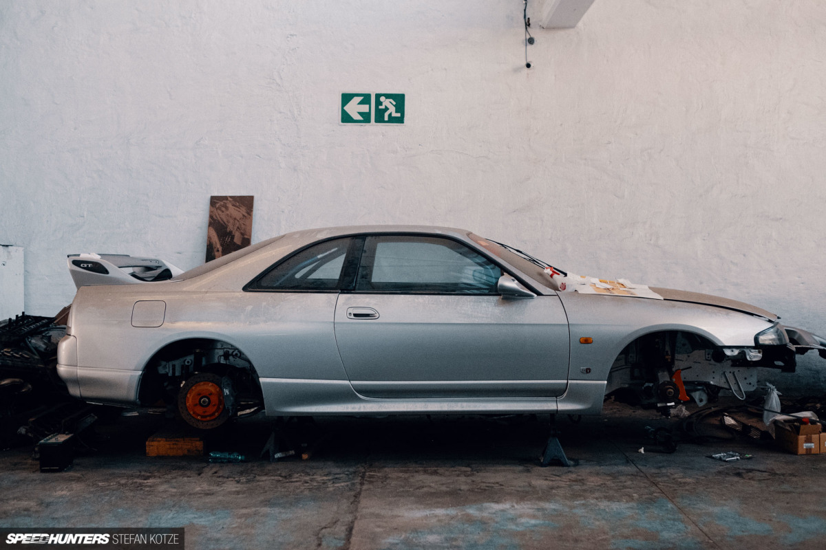 speedhunters-stefan-kotze-garage-kiu-106