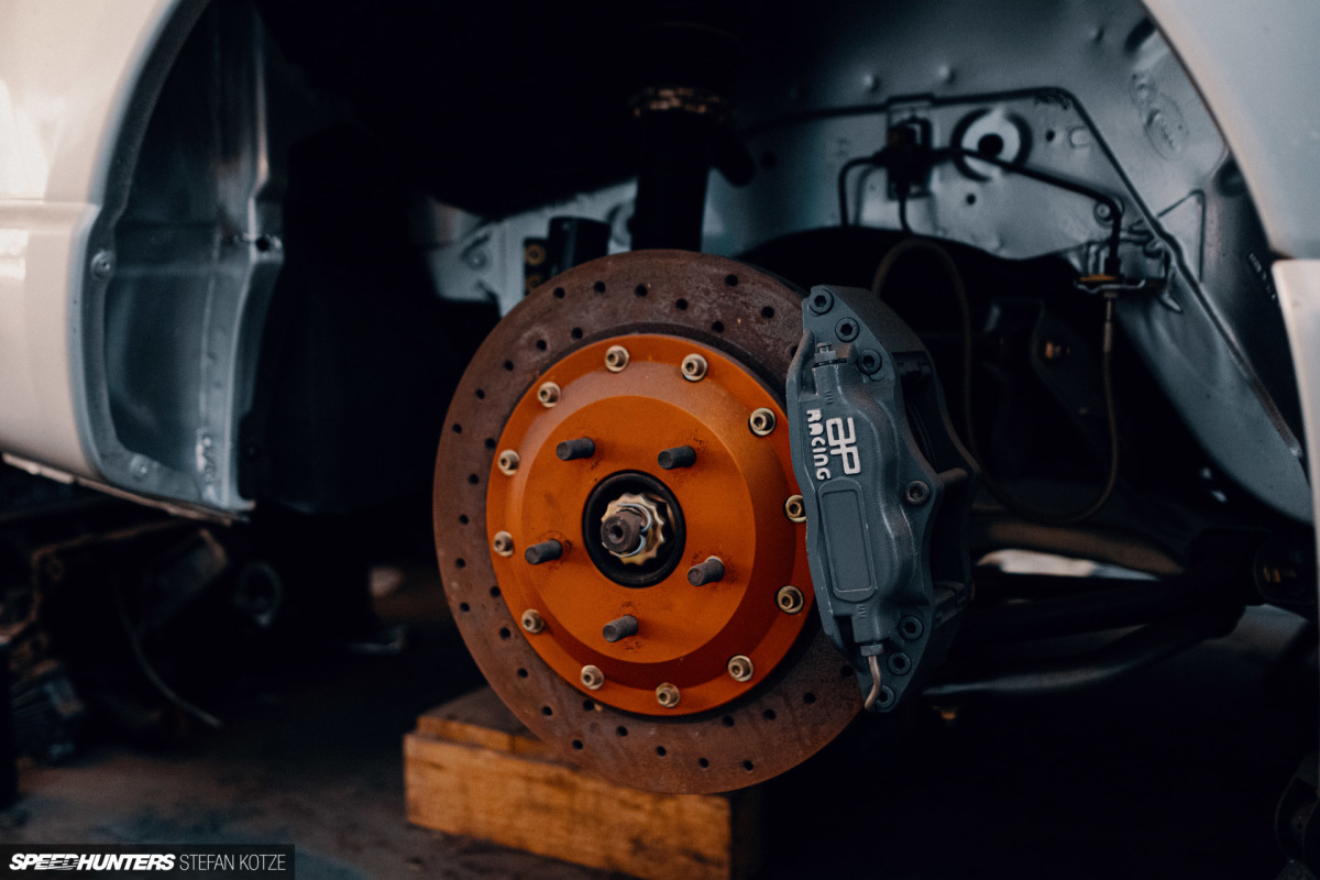 speedhunters-stefan-kotze-garage-kiu-108
