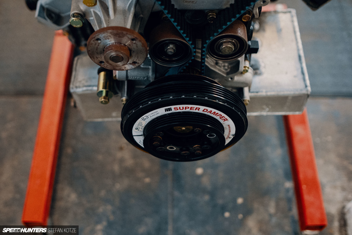 speedhunters-stefan-kotze-garage-kiu-056