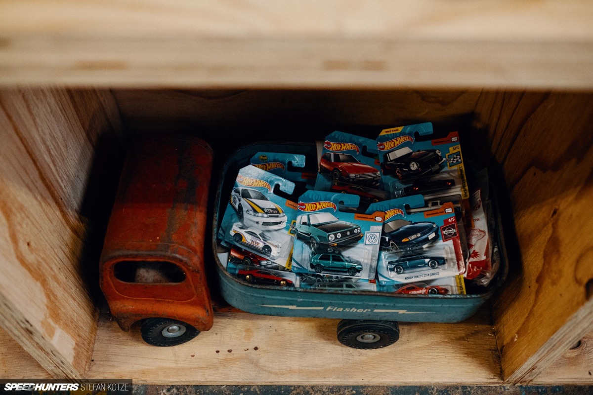 speedhunters-stefan-kotze-garage-kiu-037