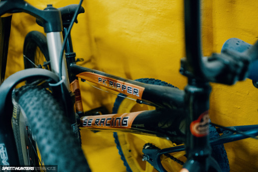 speedhunters-stefan-kotze-garage-kiu-077