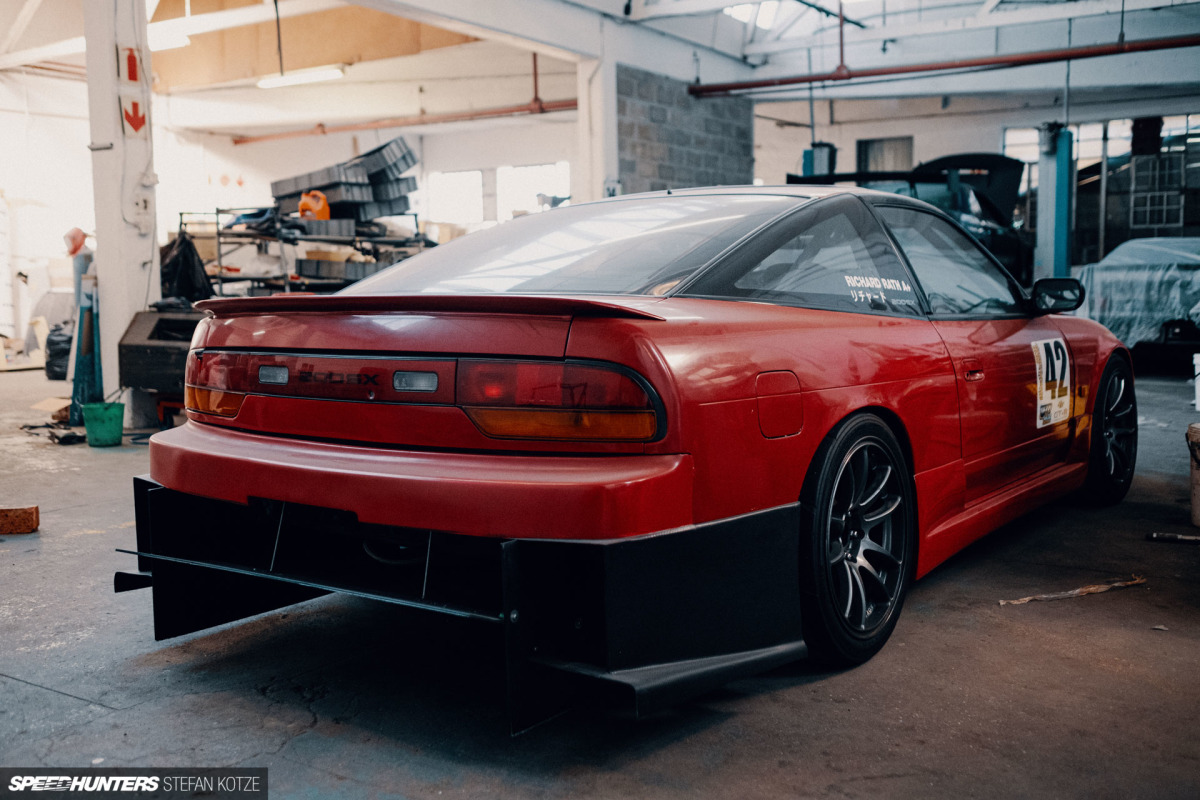 speedhunters-stefan-kotze-garage-kiu-114