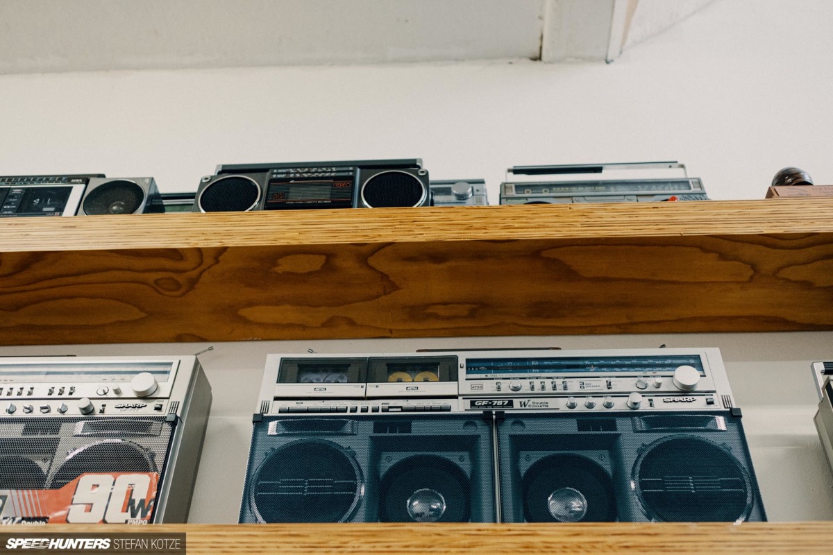 speedhunters-stefan-kotze-garage-kiu-025