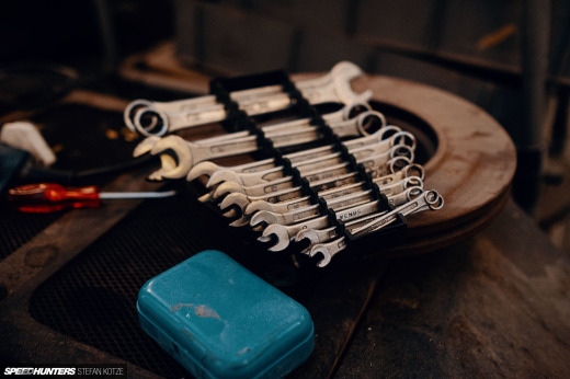 speedhunters-stefan-kotze-garage-kiu-115