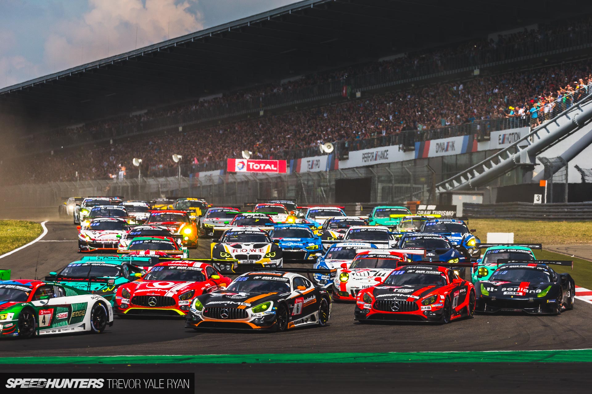2019-Nurburgring-24-Hour-How-To-Shoot_Trevor-Ryan-Speedhunters_025_7942