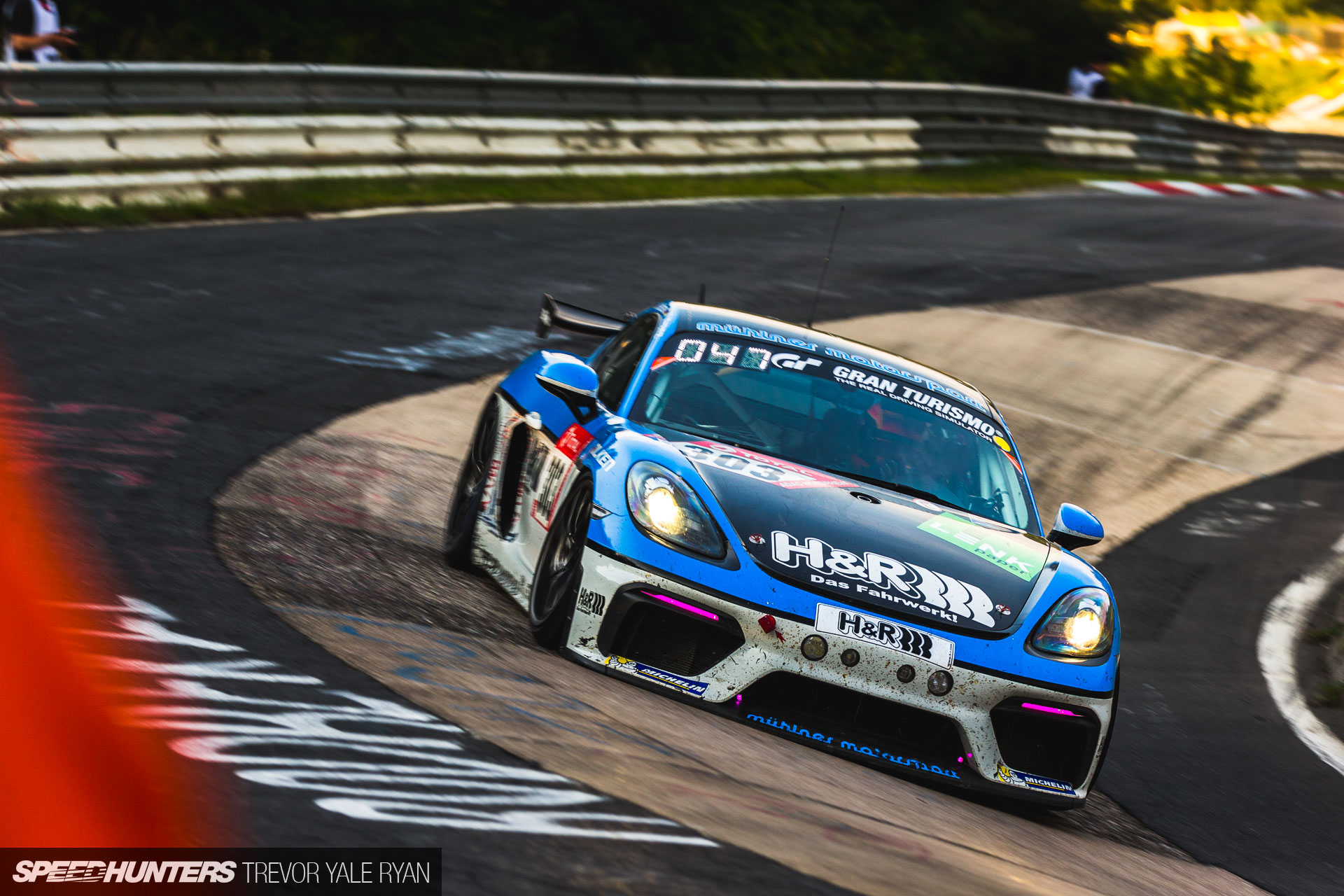 2019-Nurburgring-24-Hour-How-To-Shoot_Trevor-Ryan-Speedhunters_031_8810