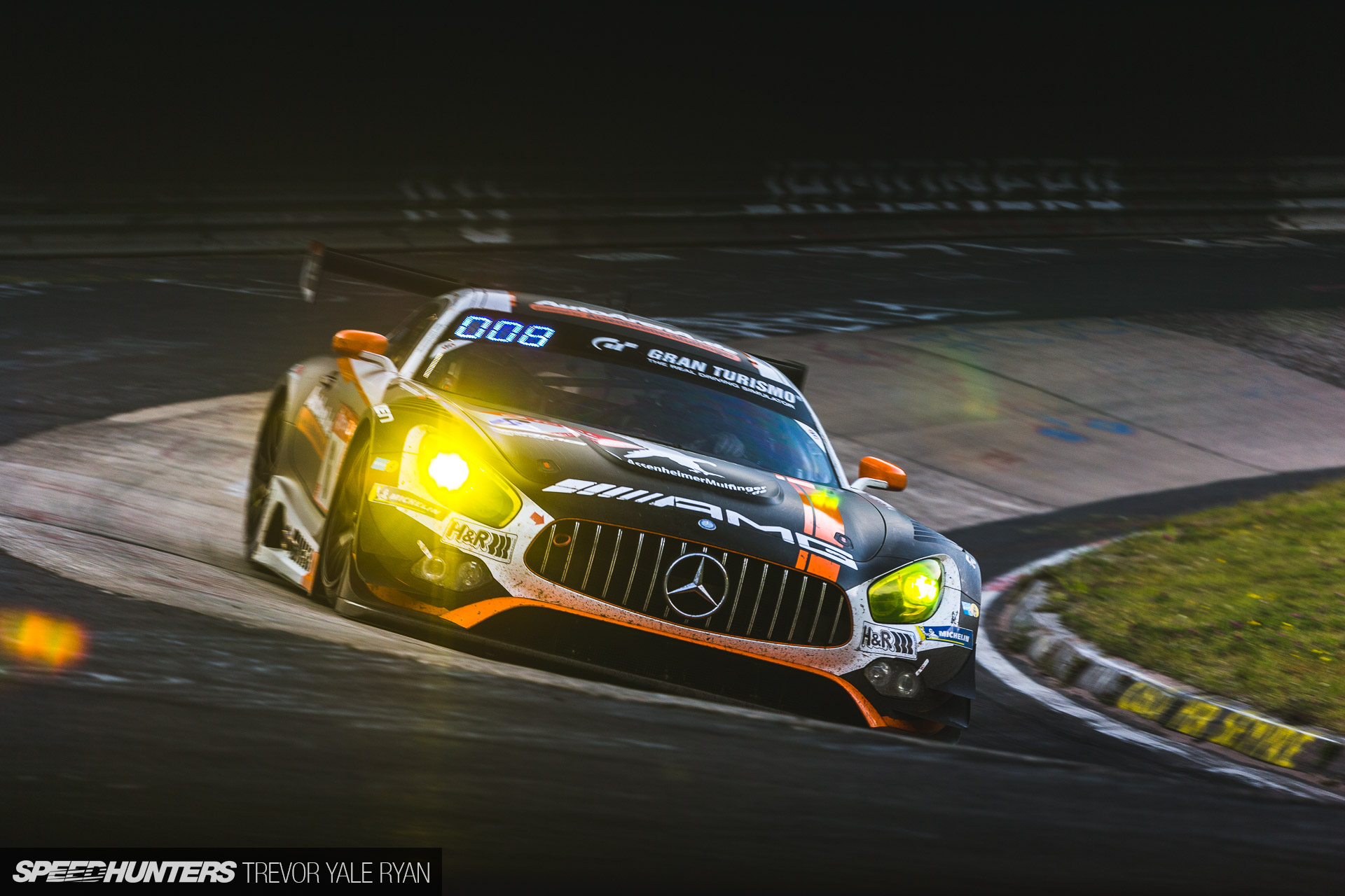 2019-Nurburgring-24-Hour-How-To-Shoot_Trevor-Ryan-Speedhunters_033_8970