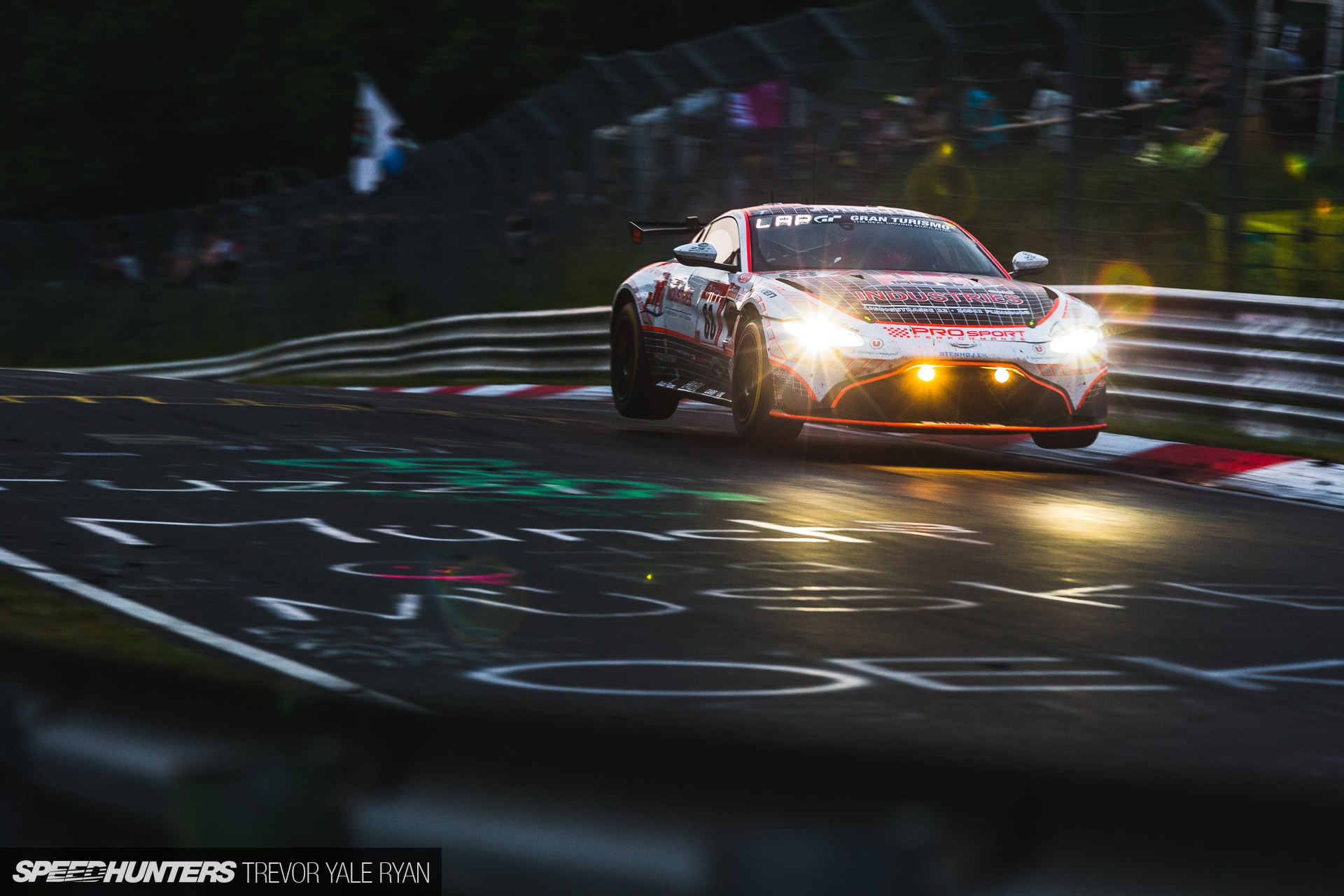 2019-Nurburgring-24-Hour-How-To-Shoot_Trevor-Ryan-Speedhunters_055_9692
