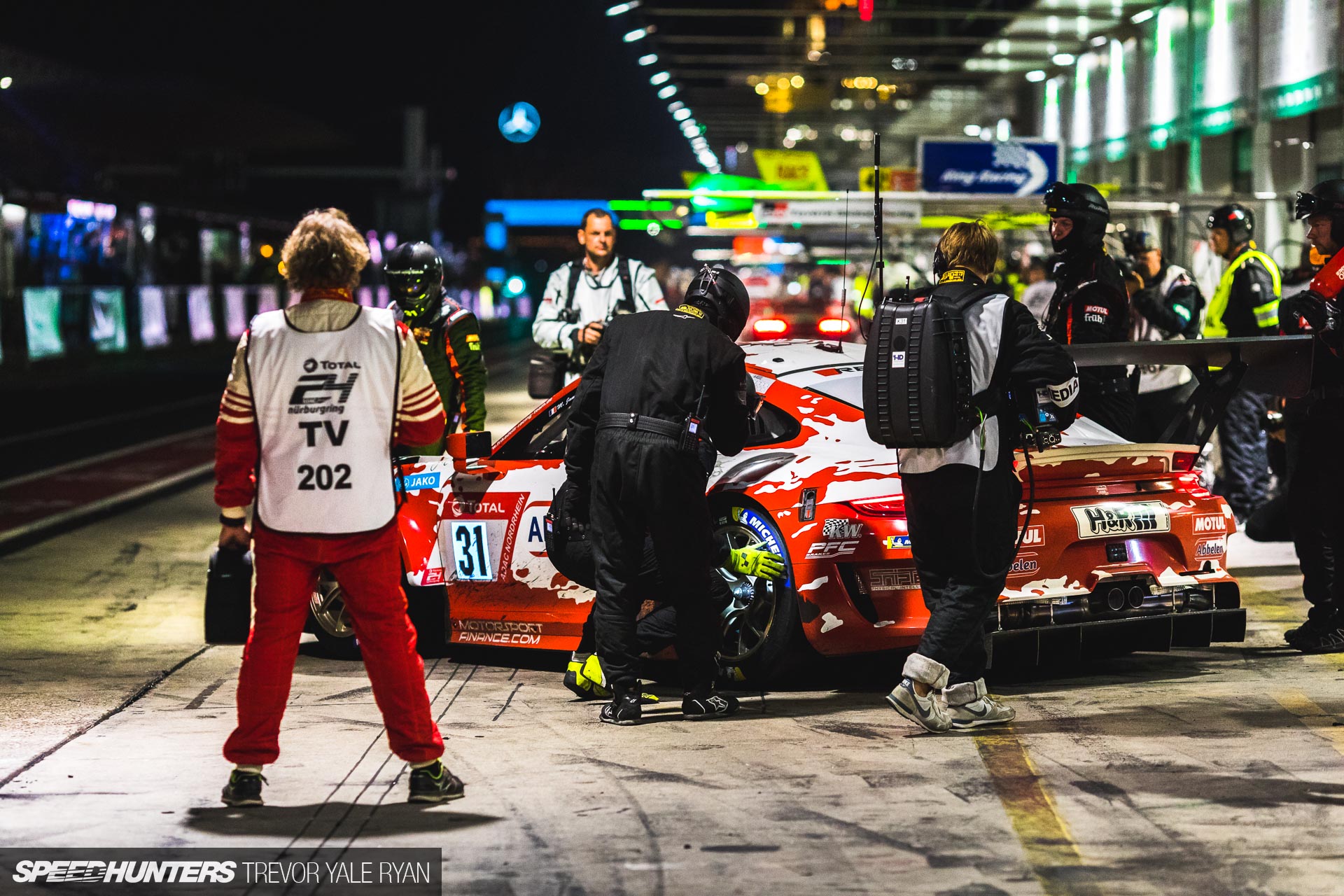 2019-Nurburgring-24-Hour-How-To-Shoot_Trevor-Ryan-Speedhunters_067_7794
