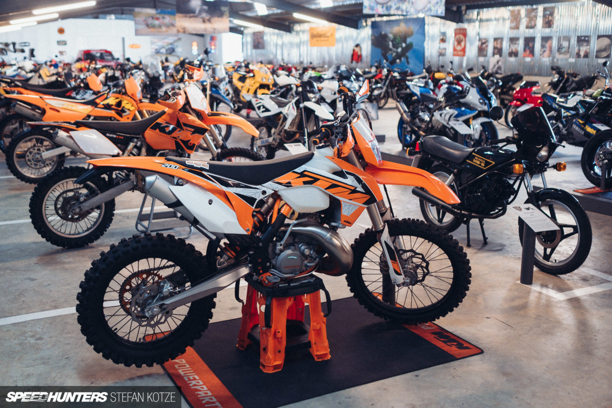 stefan-kotze-speedhunters-motorcycle-room-048