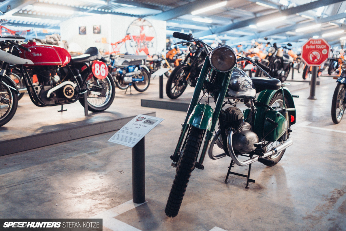 stefan-kotze-speedhunters-motorcycle-room-013
