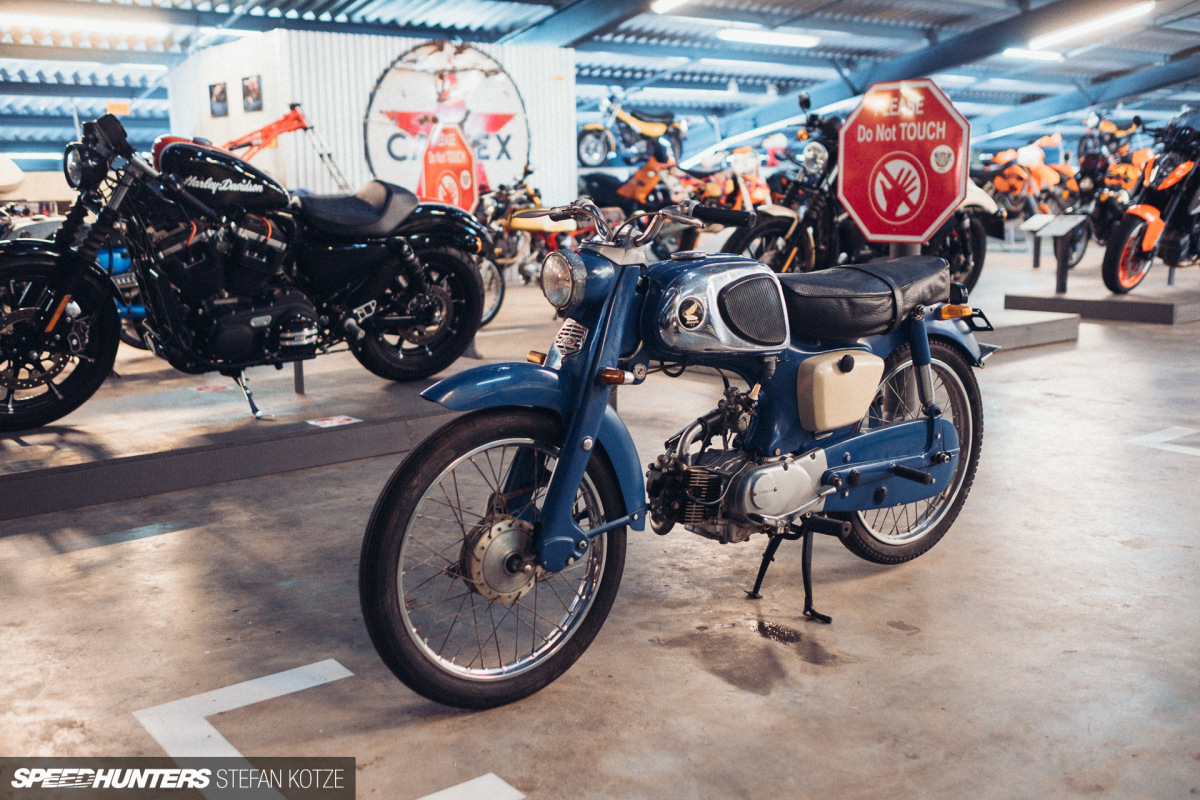 stefan-kotze-speedhunters-motorcycle-room-017