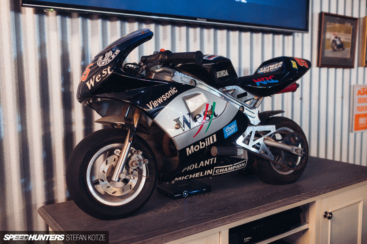 stefan-kotze-speedhunters-motorcycle-room-020