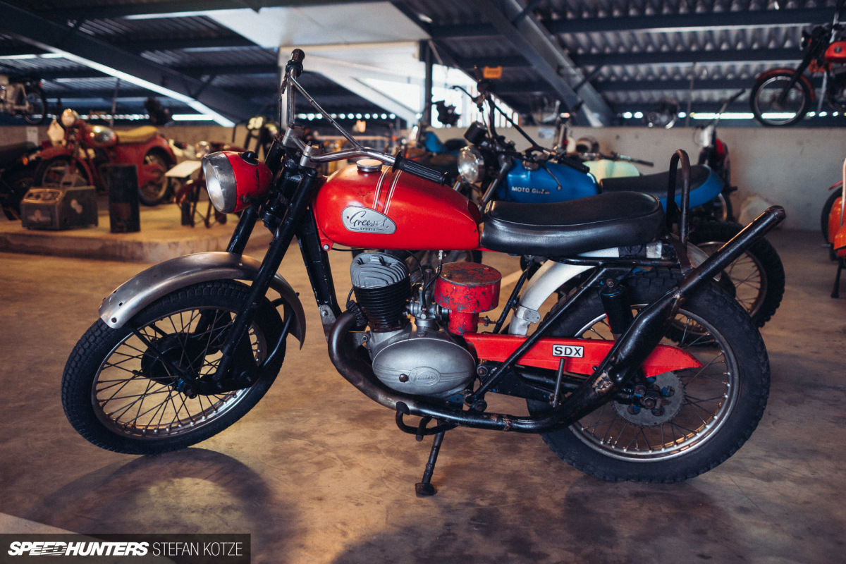 stefan-kotze-speedhunters-motorcycle-room-075