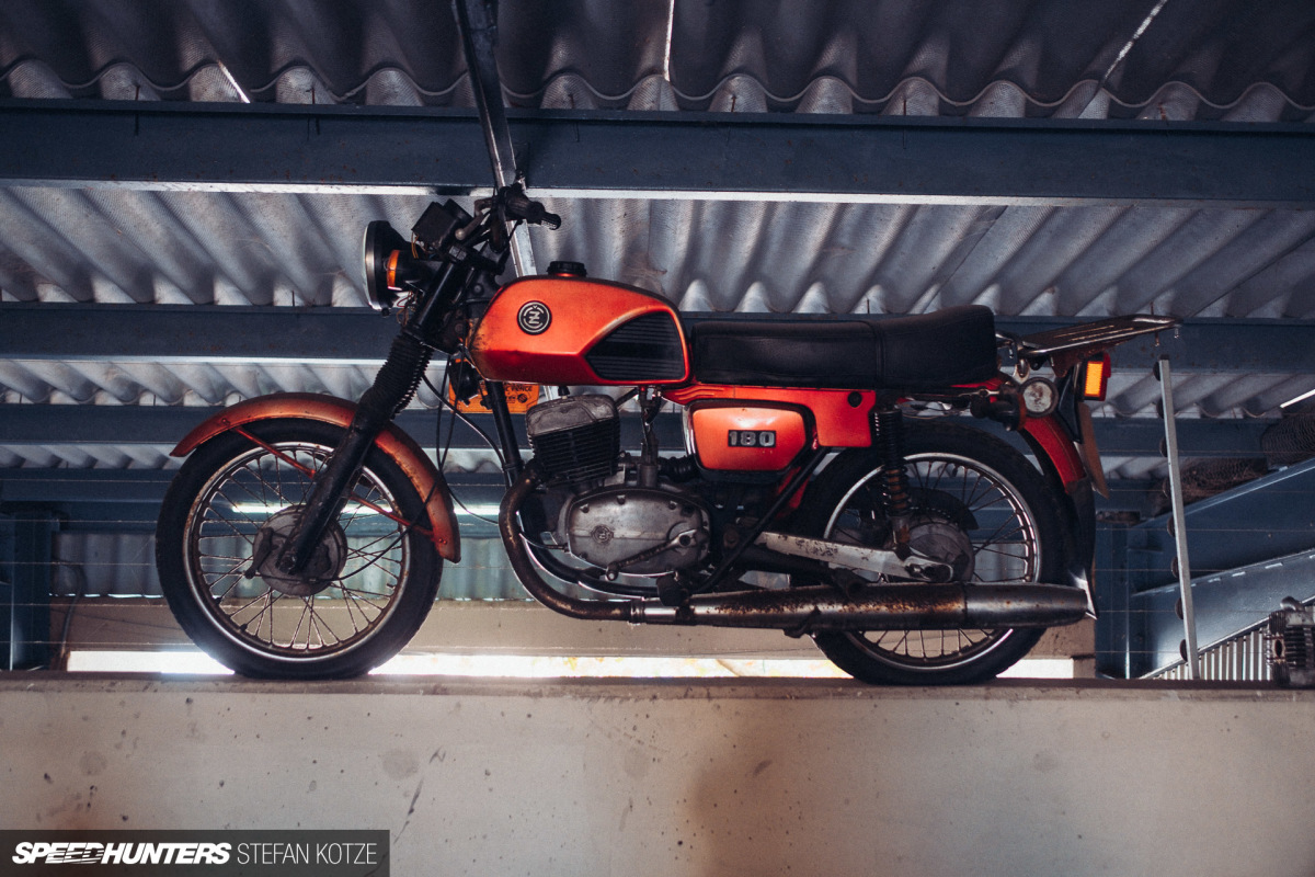 stefan-kotze-speedhunters-motorcycle-room-079