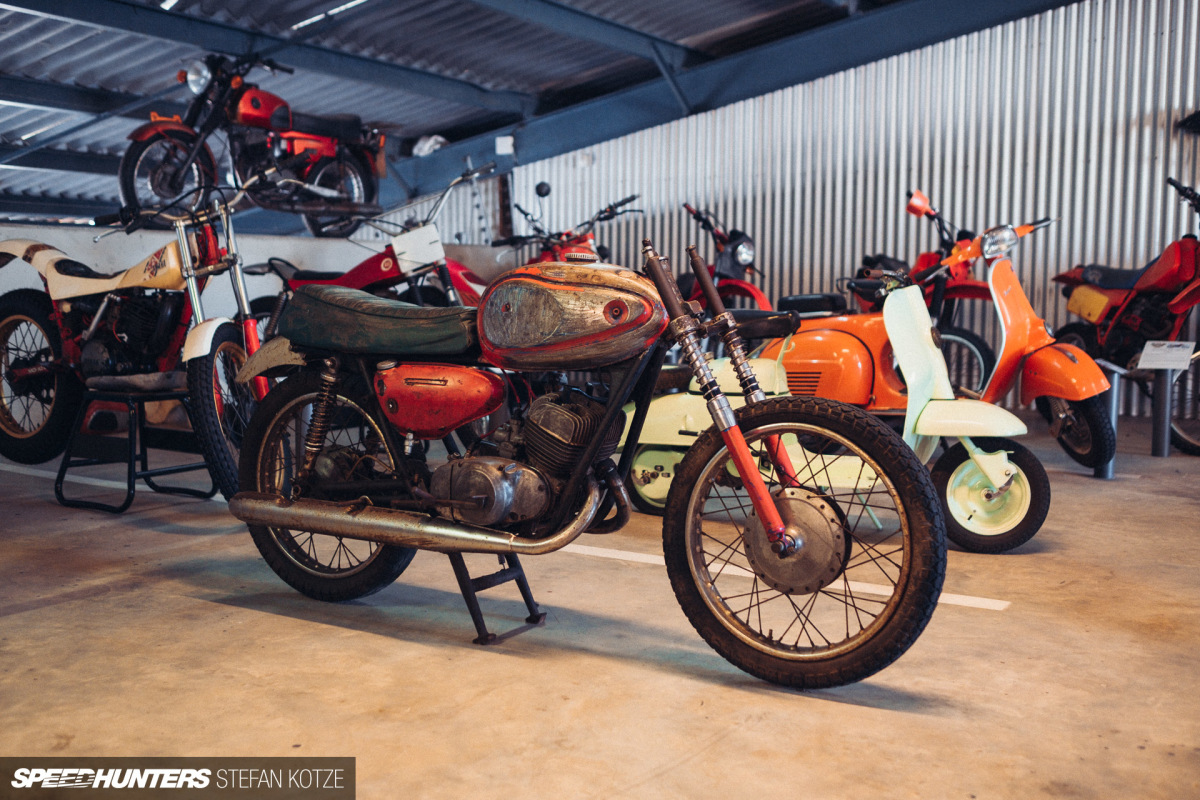 stefan-kotze-speedhunters-motorcycle-room-084