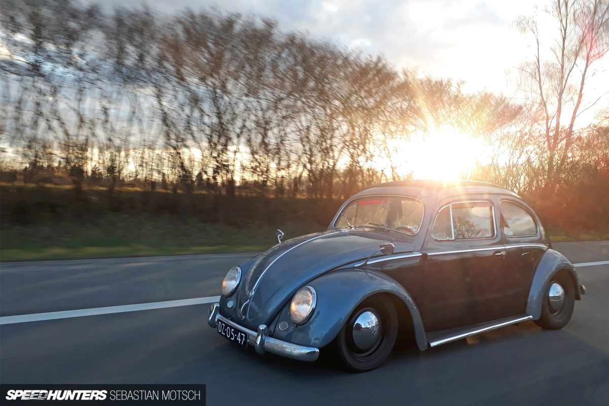 Volkswagen Beetle in Brussels Belgium by Sebastian Motsch