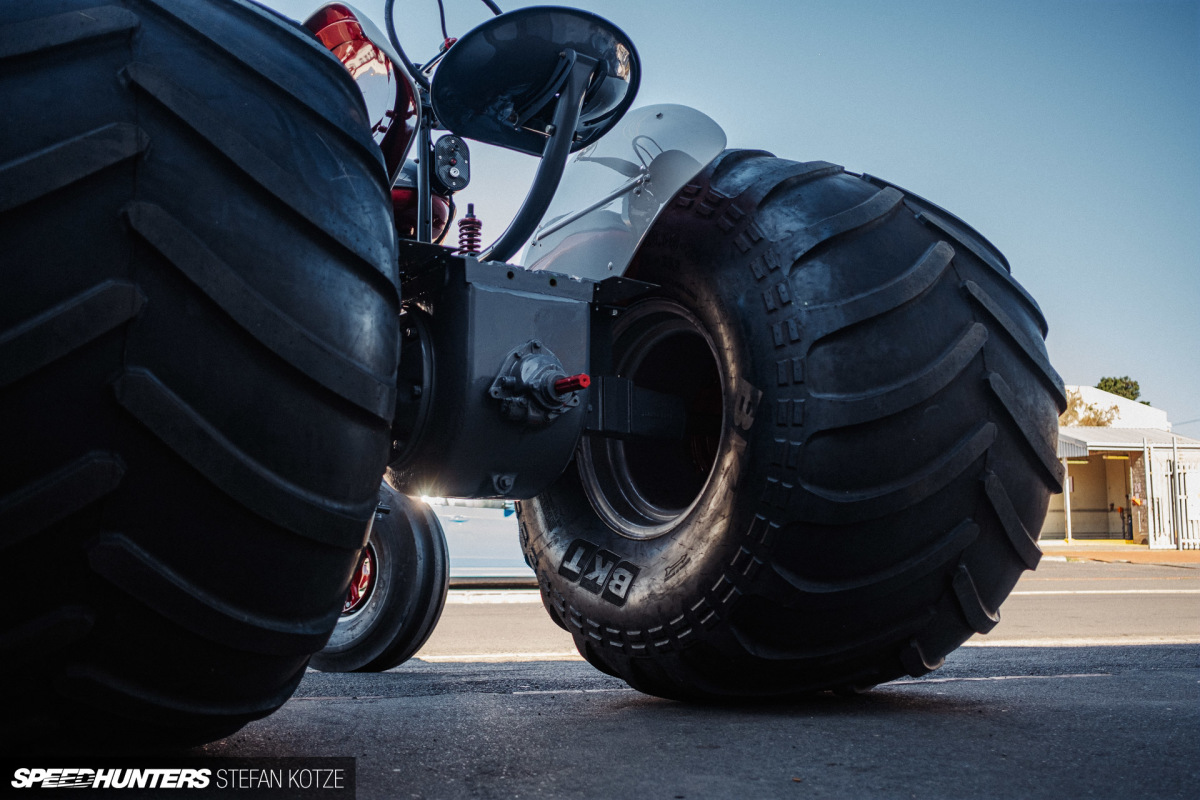 stefan-kotze-speedhunters-monster-tractor-044