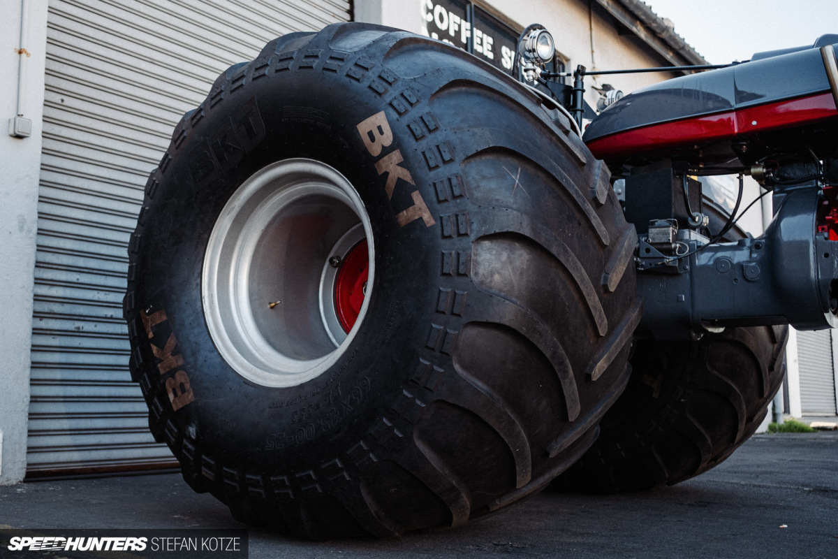stefan-kotze-speedhunters-monster-tractor-025