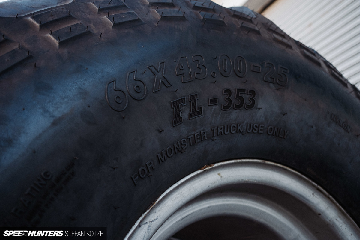 stefan-kotze-speedhunters-monster-tractor-028