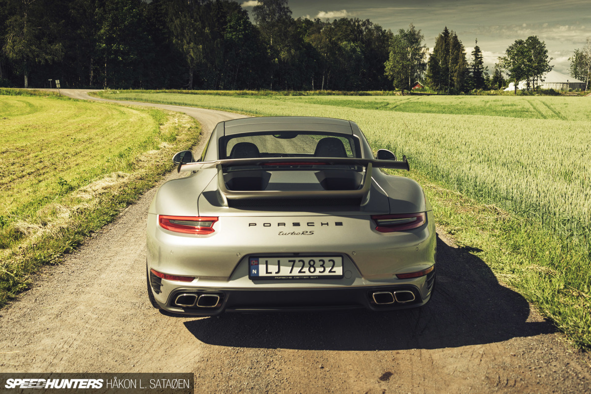 Speedhunters_Porsche_911_Turbo_RS_3-6
