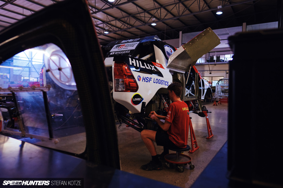 hallspeed-toyota-dakar-stefan-kotze-speedhunters- 142